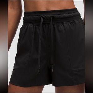 Lululemon dance studio short 3.5inch